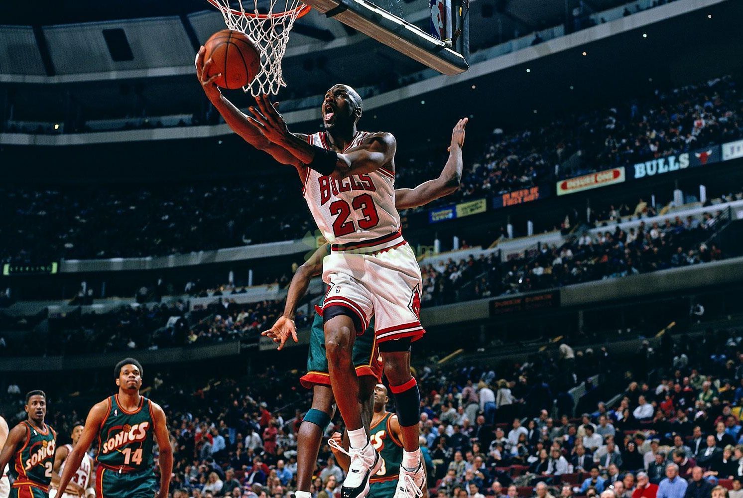 洛薩諾榮獲意甲冠軍，成為首位墨西哥籍冠軍球員！